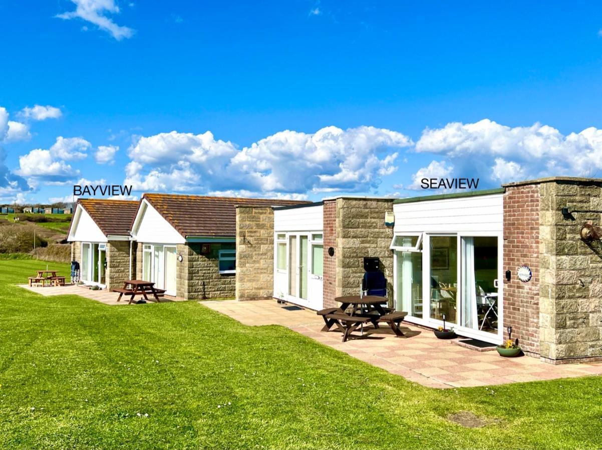 Seaview Self-Catering Coastal Bungalow In Rural West Wight Freshwater Εξωτερικό φωτογραφία